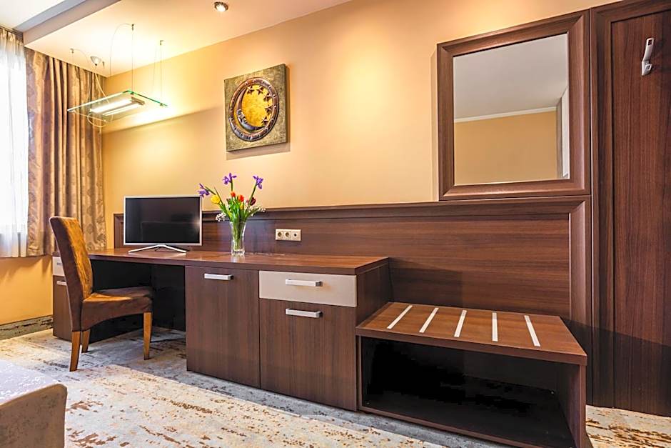 Business Hotel Plovdiv - Central Location