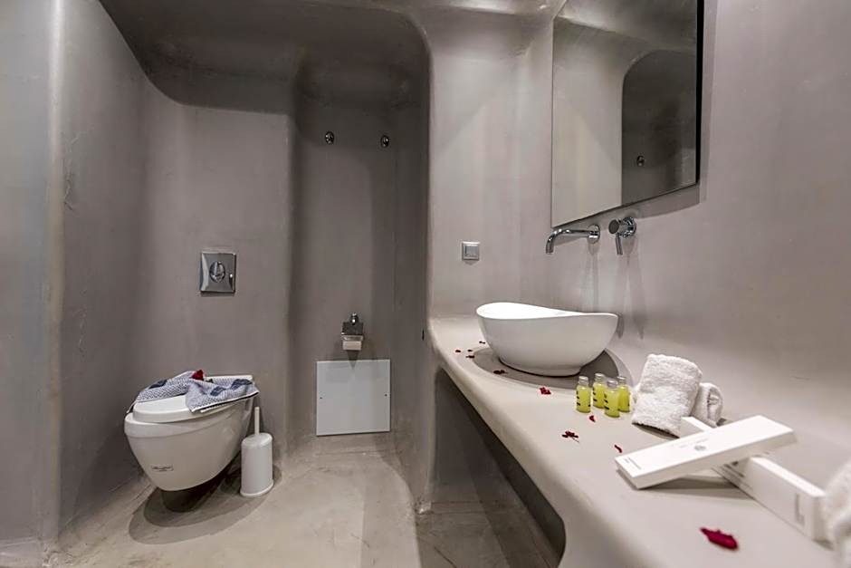 Blue Waves Suites & Apartments