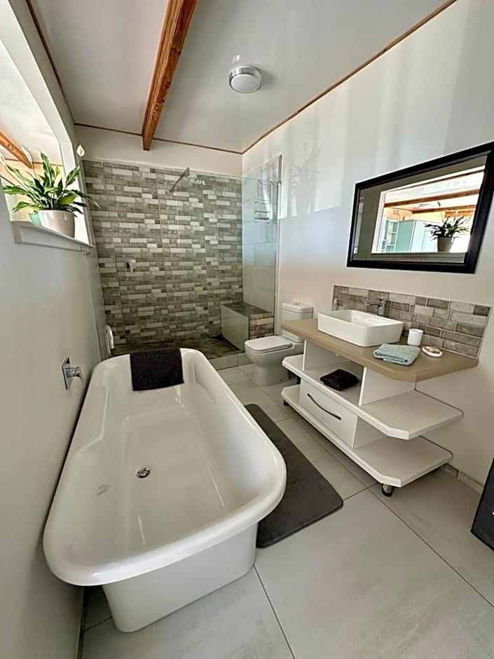 Blue Bay Studio Bayview