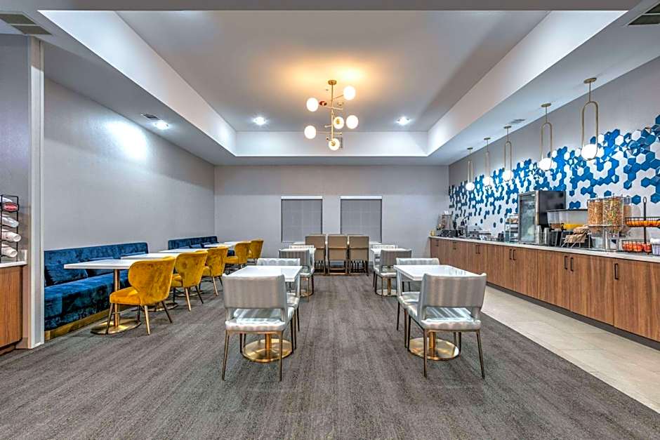 La Quinta Inn & Suites by Wyndham Decatur