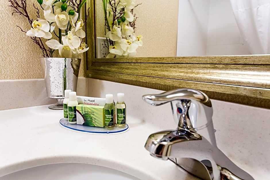 Days Inn & Suites by Wyndham Edmonton Airport