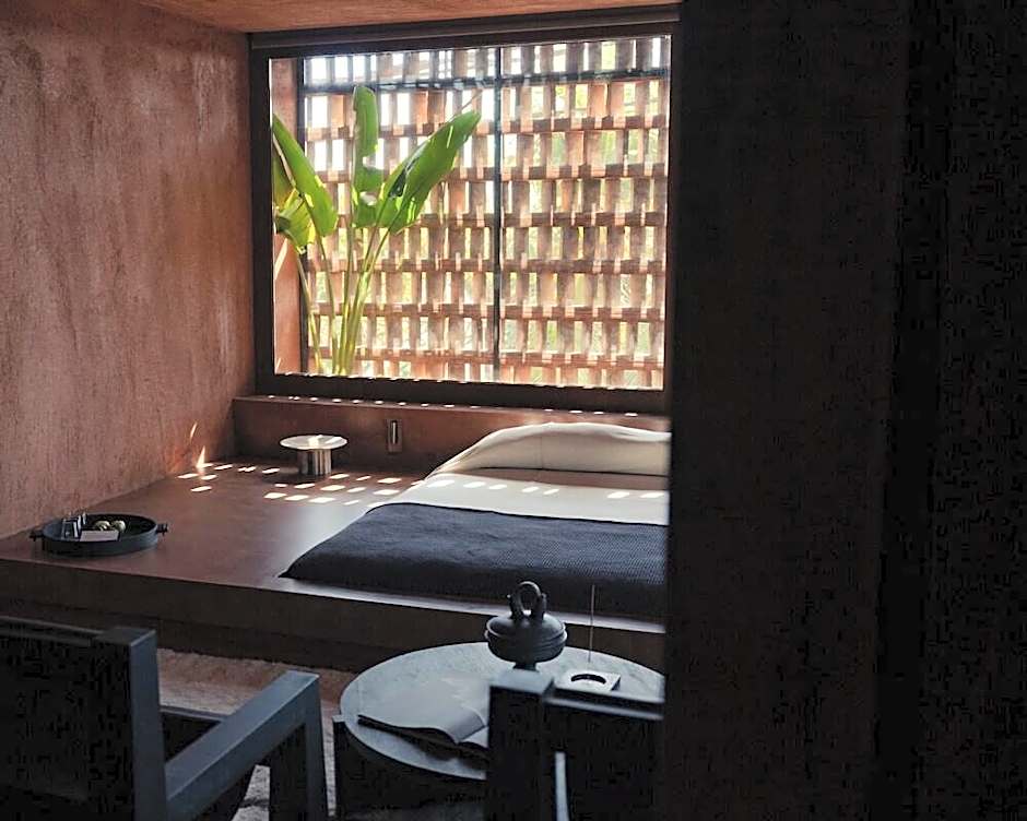 Further Hotel