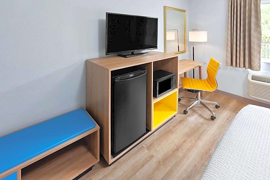 Days Inn & Suites by Wyndham Siler City