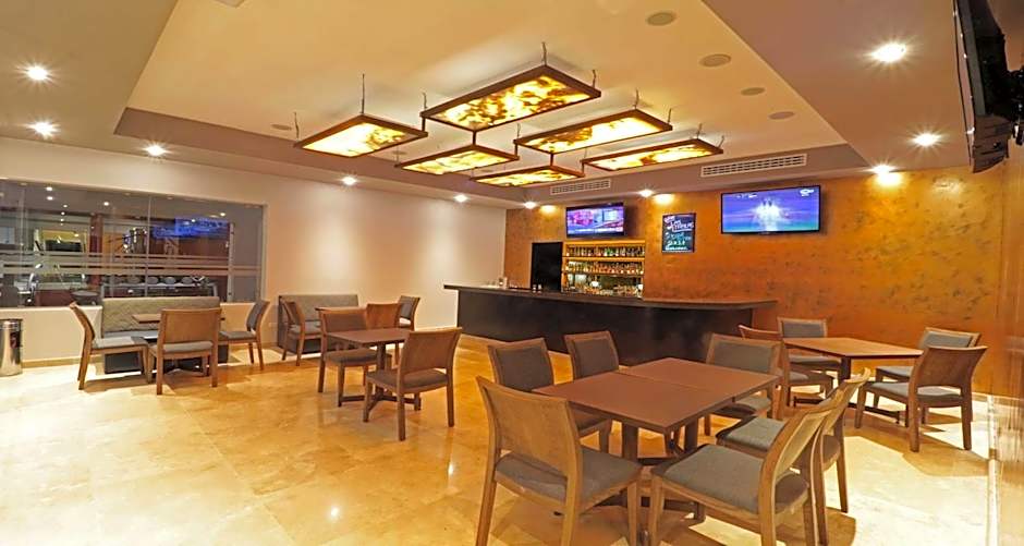 Bluu Hotel Aeropuerto Monclova-Frontera