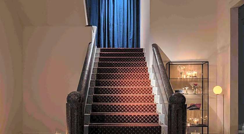 UNWIND HOTEL & BAR OTARU