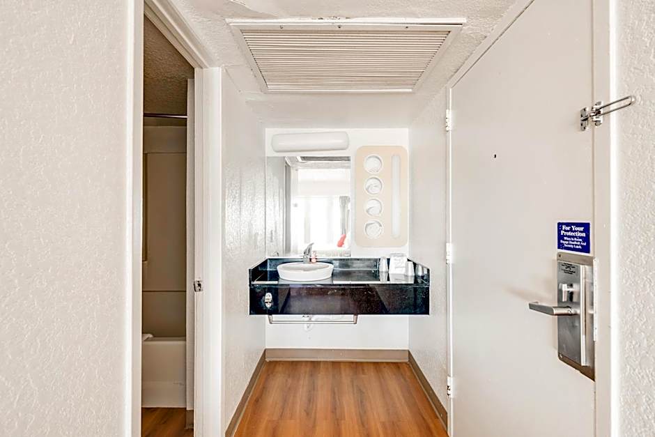 OYO Hotel Houston Katy Freeway