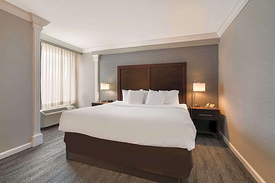 Comfort Inn & Suites Plattsburgh - Morrisonville