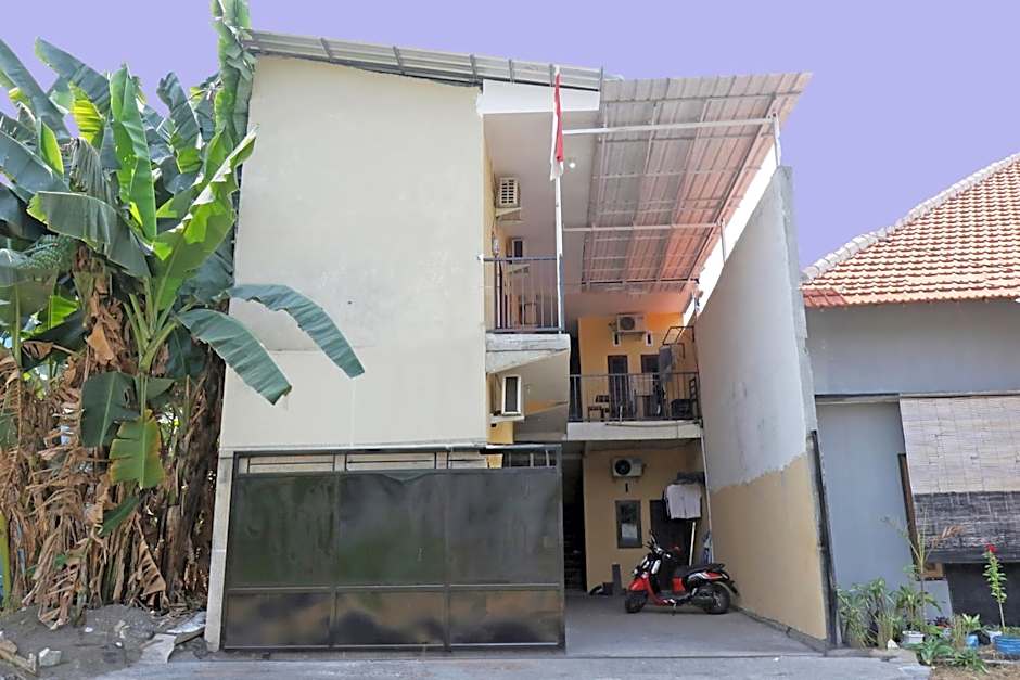 OYO Life 92925 Kost Bu Mala 2 Syariah