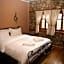Roes Suites