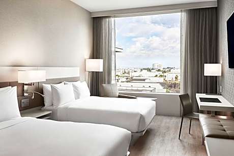 Guest room, 2 Queen, City view