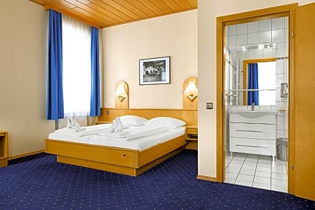 Double or Twin Room with Private Bathroom