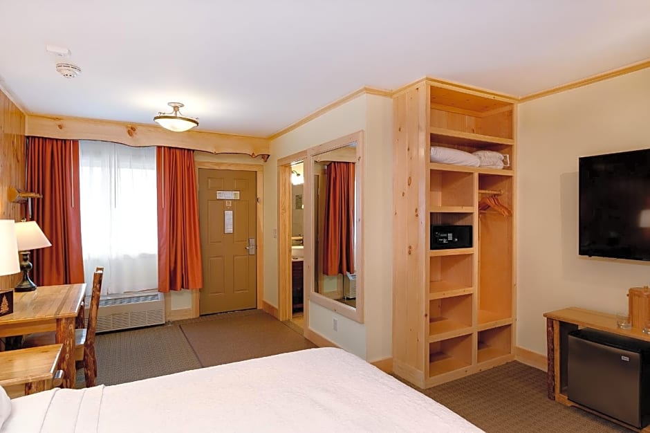Adirondack Spruce Lodge