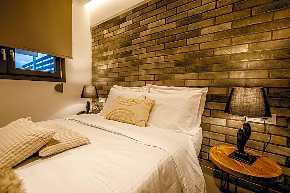 Naias Nemeia Luxury Rooms