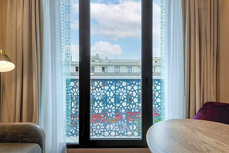 Querencia de Sevilla, Autograph Collection