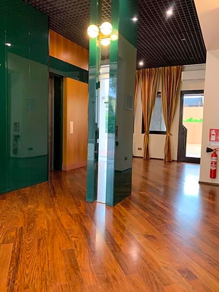 HOTEL DOZZA