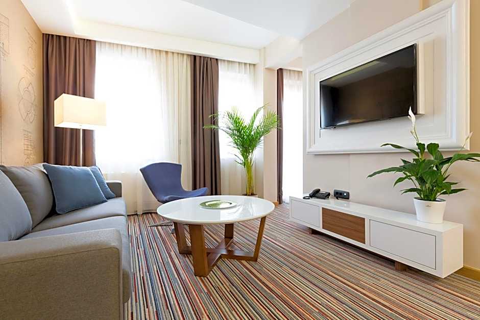 Hotel TESLA - Smart Stay Garni