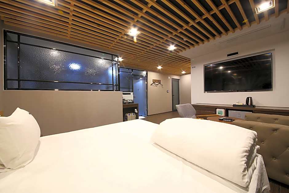 Gimhae Jangyu Aria – Gimhae, IA
