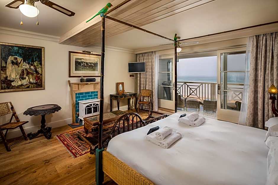 Tolcarne Beach Colonial Restaurant and Rooms