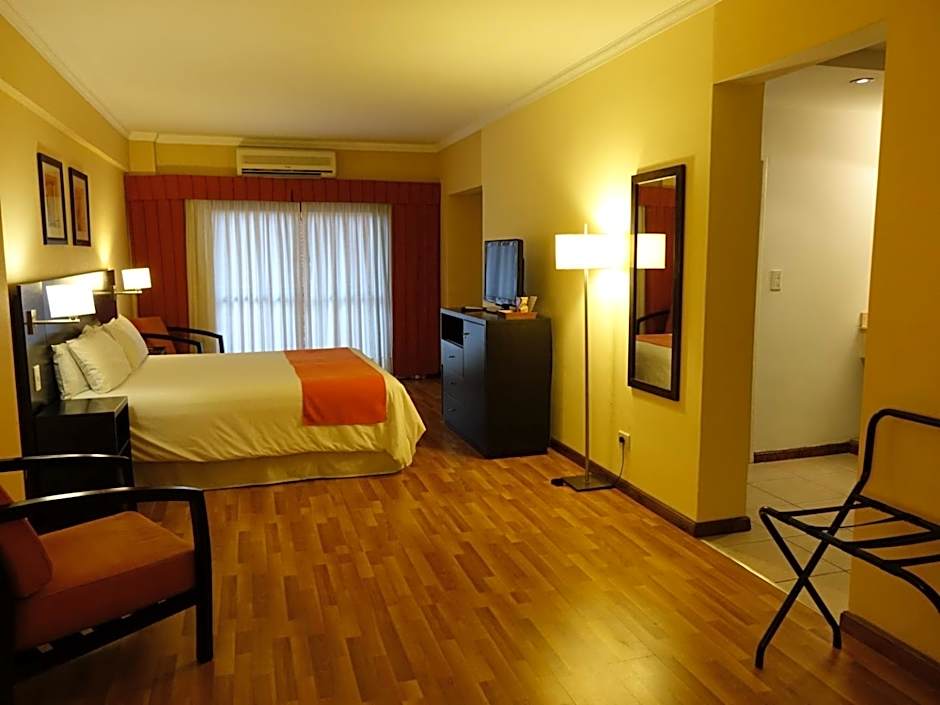 Photo 1 of 4 of Suite