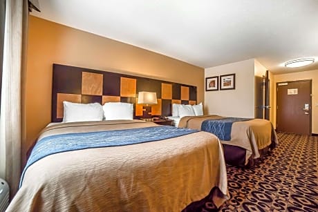 Queen Room with Two Queen Beds - Non-Smoking/Pet Friendly