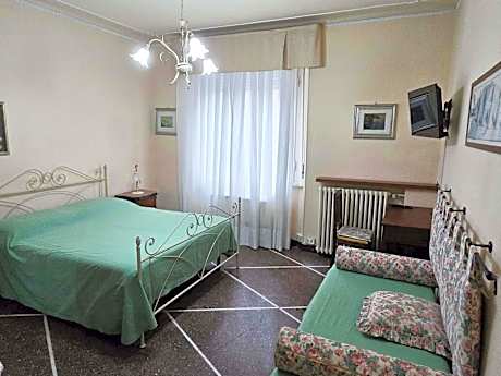 Double Room with Private External Bathroom