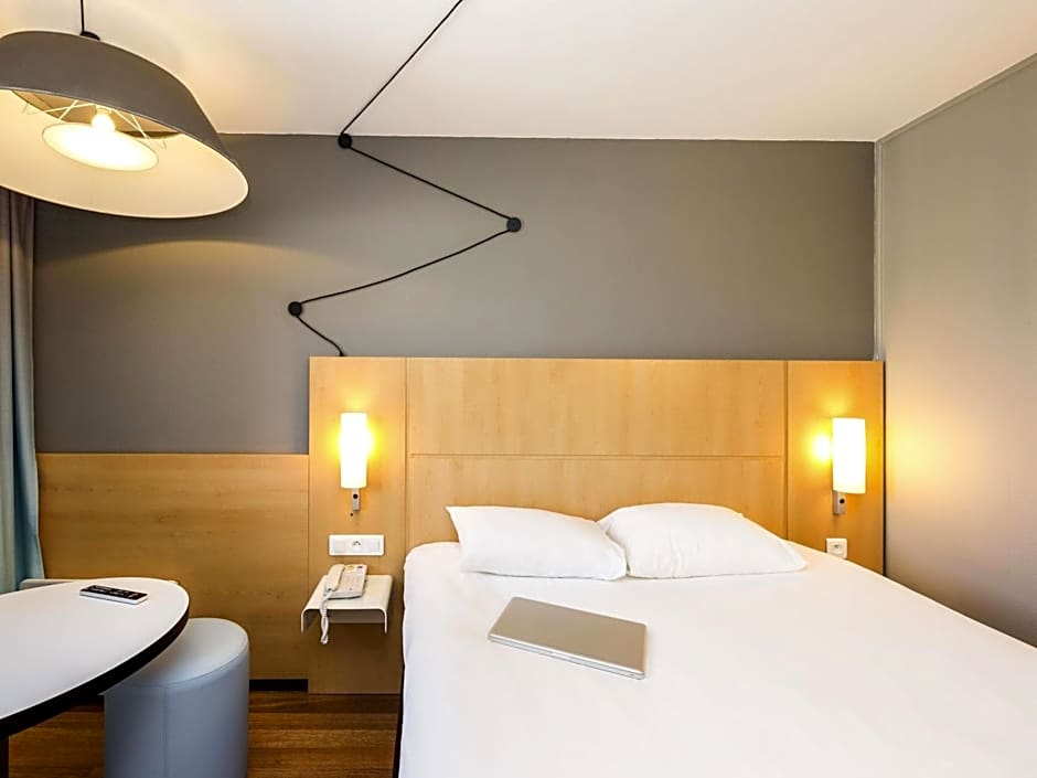 ibis Sisteron