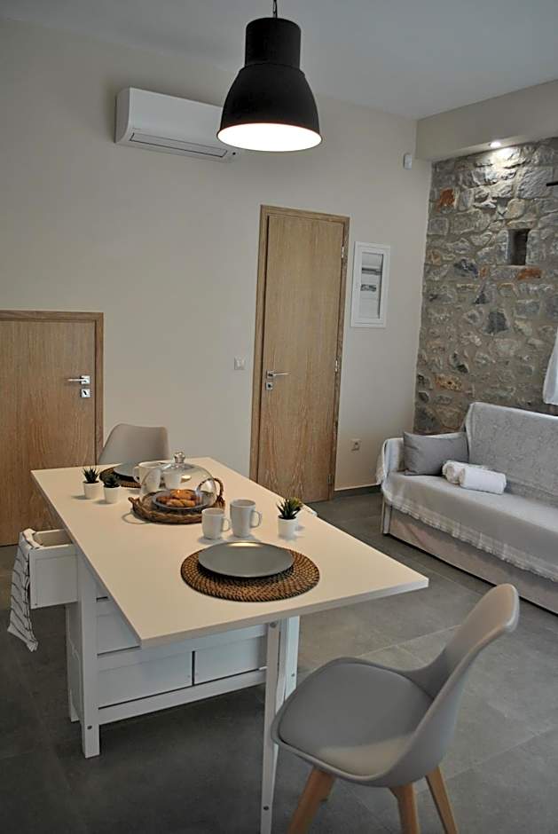 Petras Gi - Stone Houses