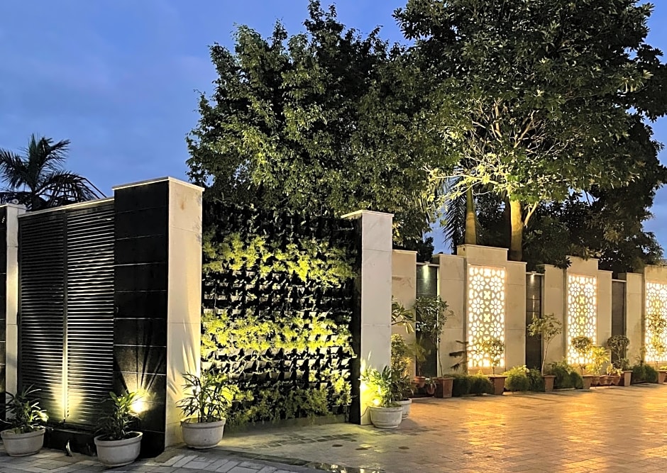 Hotel Royale Residency