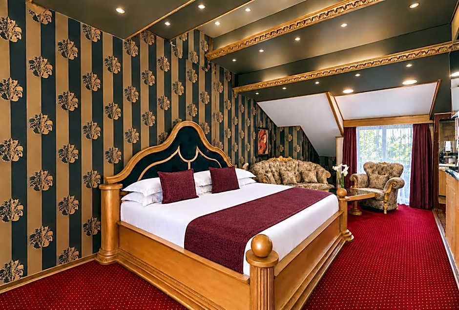 Prezident Hotel Novi Sad - Outdoor Pool & Spa