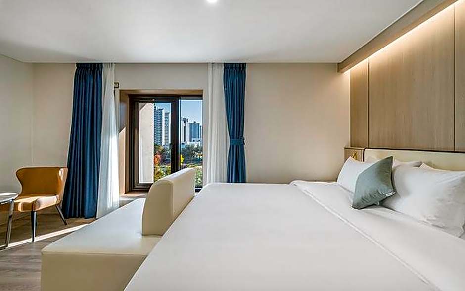 H Avenue Hotel Hwamyeong-dong