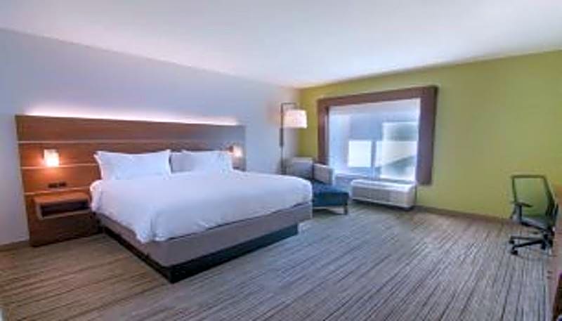 Holiday Inn Express Hotel & Suites Quincy I-10