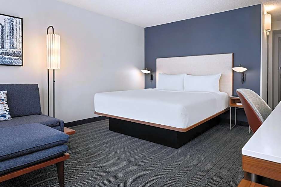 Courtyard by Marriott Chicago Downtown/River North