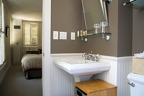 Beacon Hill Hotel
