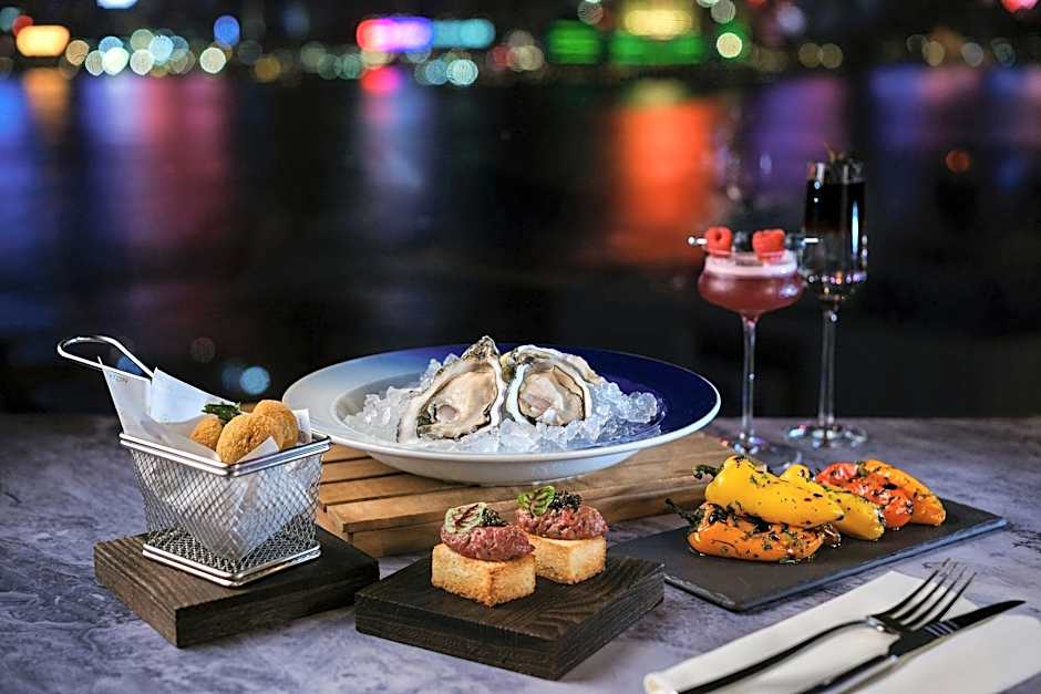 Sheraton Hong Kong Hotel And Towers