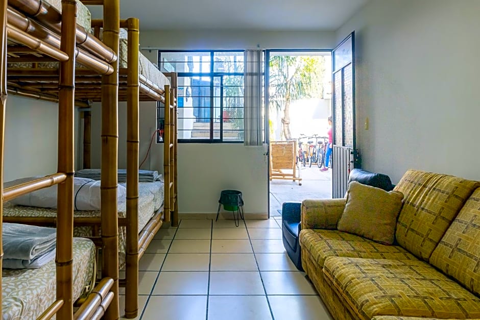 La Créme de la Créme Hostel