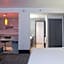 Holiday Inn Express & Suites Queretaro By IHG