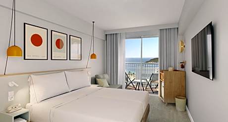 Double or Twin Room with Sea View