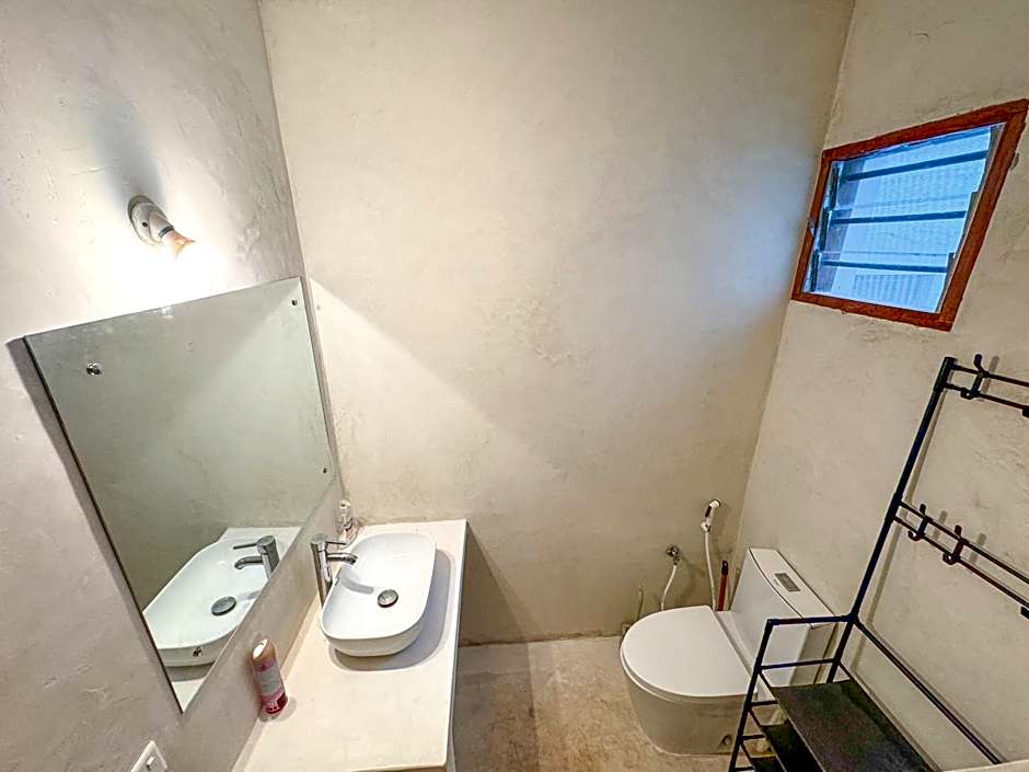 Kaleb's Beachfront Serviced Studio Apartments