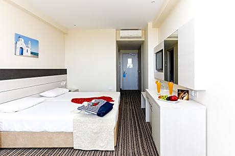 Superior Double or Twin Room with Sea View