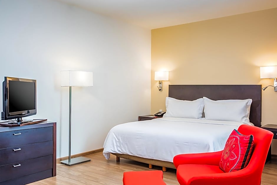 Fiesta Inn Express Perinorte