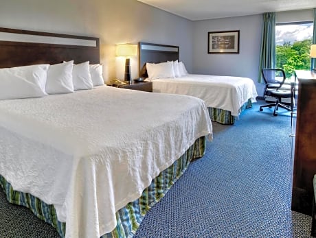 2 Queen Beds Nonsmoking