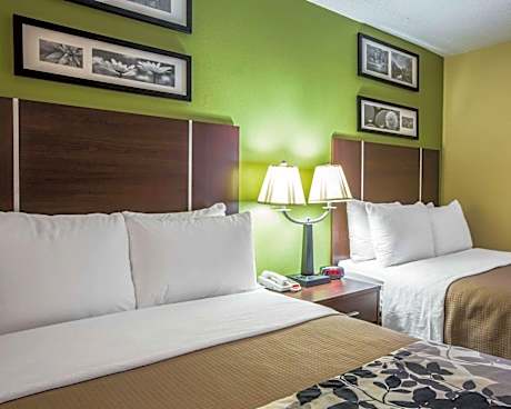 2 Double Beds Nonsmoking