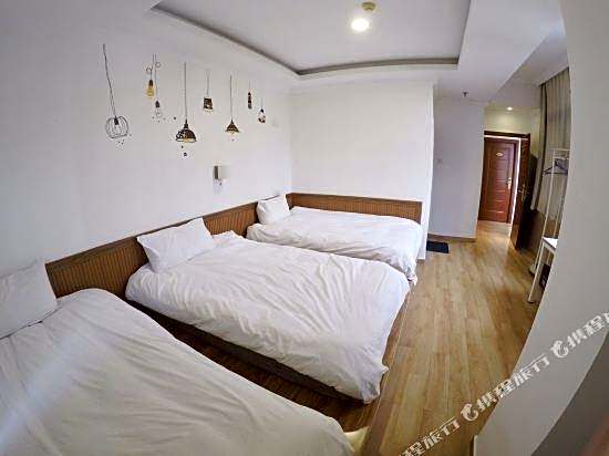 Lazy Gaga Youth Hostel