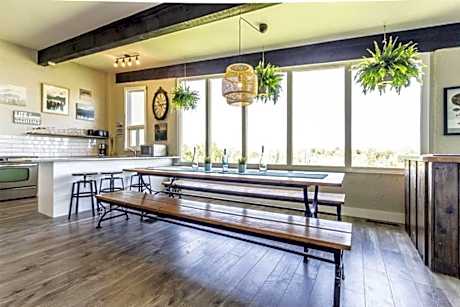 Mountain View-Backyard-Air-Conditioning-BBQ-15mins walk Blue Mountain Village