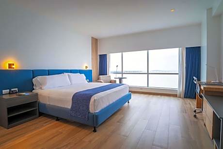 King Business Room with River View