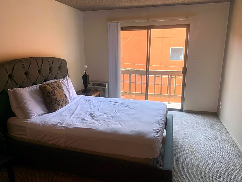 Affordable Hotel Style Unit (C16)