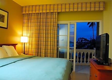 One-Bedroom King Suite with Ocean View - Non-Smoking