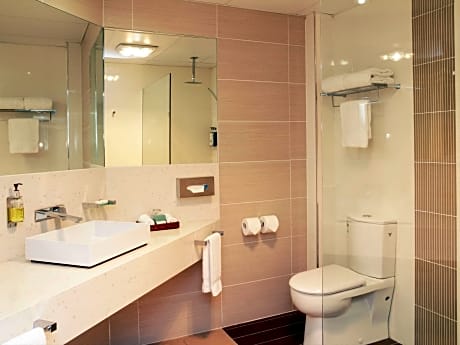 Deluxe Suite with One Queen Bed and Two Single Beds
