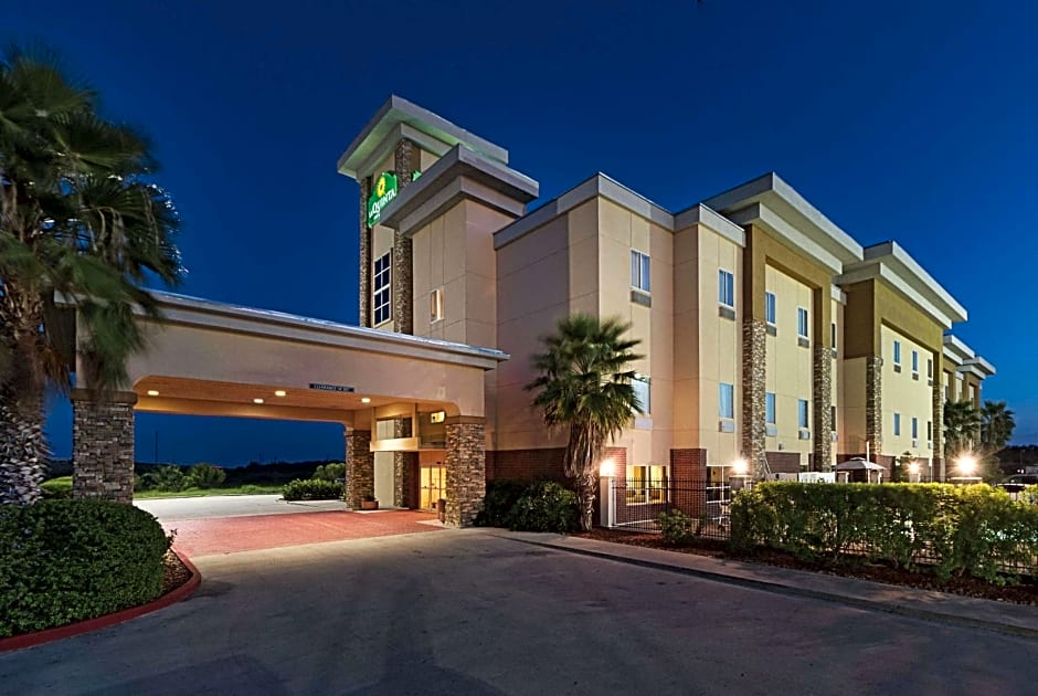 La Quinta Inn & Suites by Wyndham Mathis