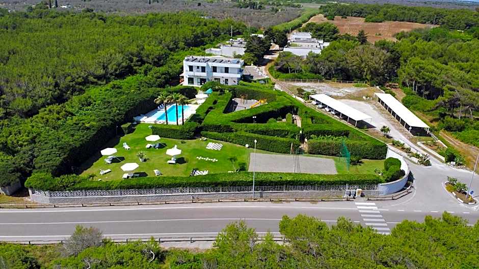 Residence Punta Cassano - In piscina sulla spiaggia di sabbia